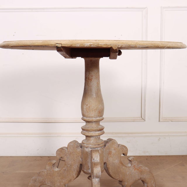 Good Swedish 19th C painted lamp table. 1830 Dimensions:H: 77cm (30.3")Di: 77cm (30.3") This piece is designed in the...