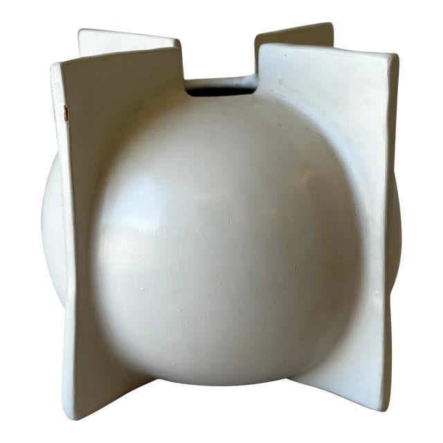 Tadelakt Round Vase Egg Shell For Sale