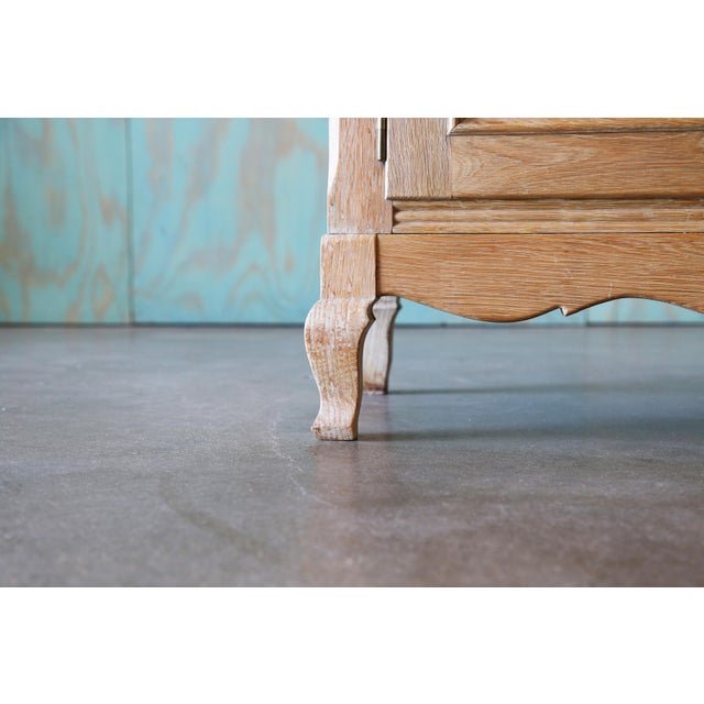 Henning Kjaernulf 1960s Diminuitive Henning Kjaernulf Danish Quarter Sawn Oak Sideboard Cabinet Danish Modern, Attributed For Sale - Image 4 of 16