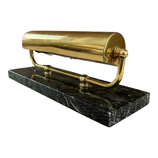 Vintage polished brass bankers lamp on a green marble base For Sale