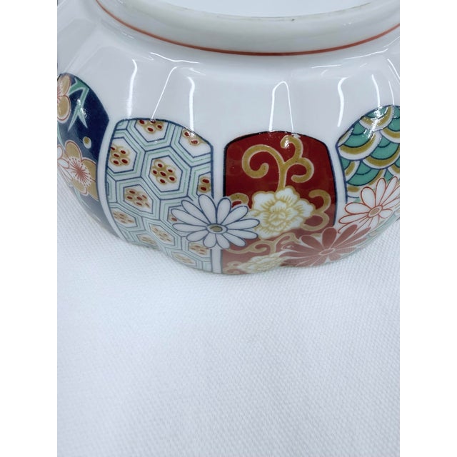 Japanese Arita Imari Scalloped Porcelain Bowl For Sale - Image 10 of 11