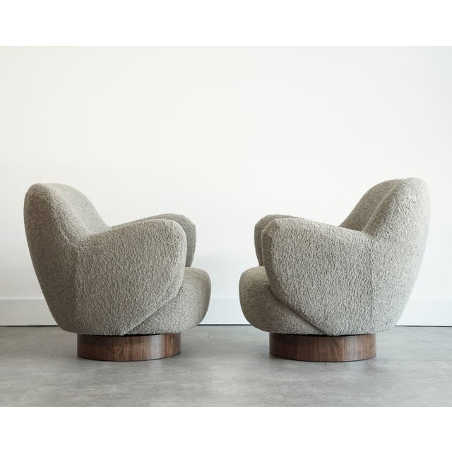 Set of swivel chairs originally designed by Vladimir Kagan during his Kagan-Dreyfuss partnership in the 1960s. These are a...