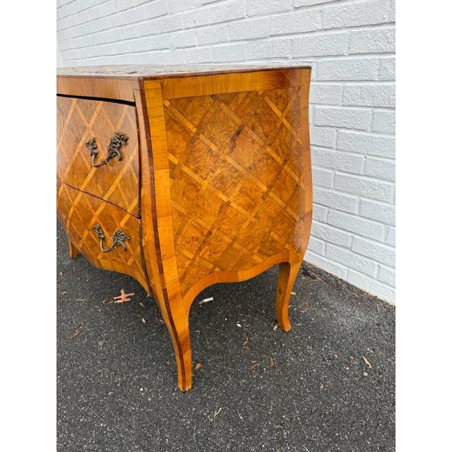 Early 20th Century Vintage Italian Rococo Style Burl Wood Marquetry Commode With Cabriole Legs For Sale - Image 5 of 12