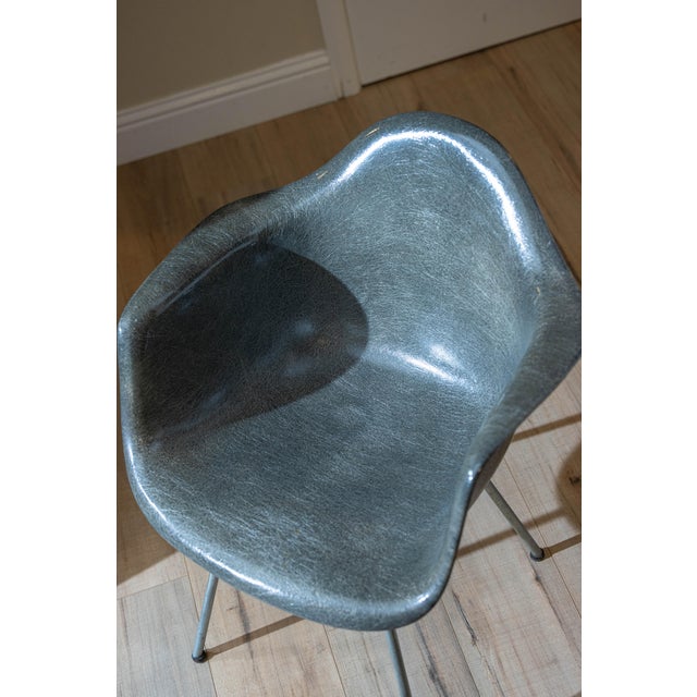 First Edition 1950s Herman Miller Eames Dax Fiberglass Armchair With Iconic Rope Edge in Greige For Sale - Image 13 of 14