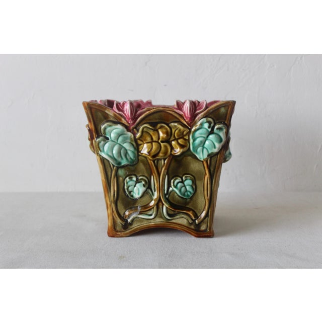 Art Nouveau 1900s French Onnaing G77 Art Nouveau Flower Vines Details Jardinière Cache Pot Planter For Sale - Image 3 of 11