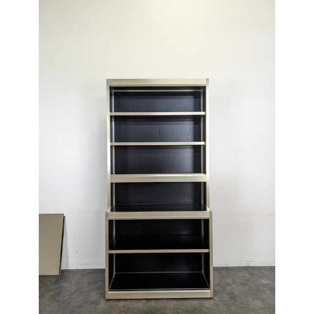 Vintage Aluminum and Glass Display Cabinet, 1980s, in Very Good conditions.