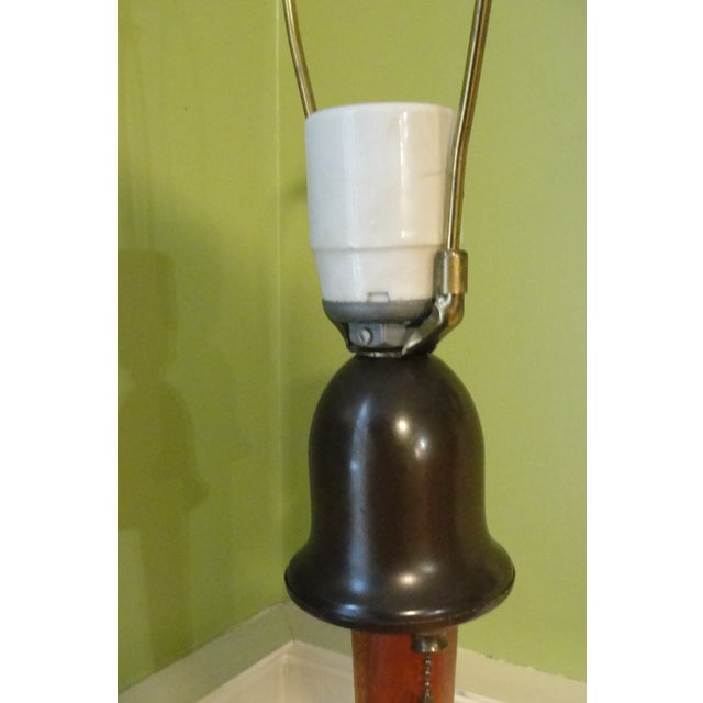 Mid-Century Modern Mid-Century Modern Modeline Style Walnut and Glass End Table Lamp For Sale - Image 3 of 13