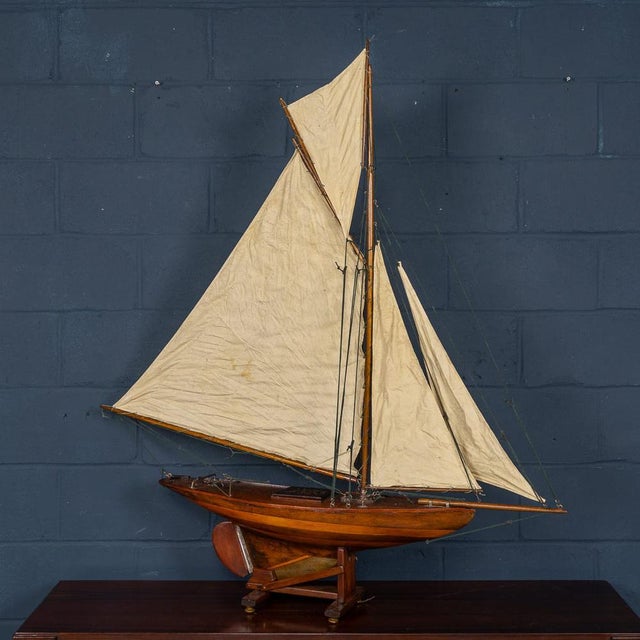 Vintage English Carved Hull Pond Yacht, 1930 For Sale - Image 4 of 18
