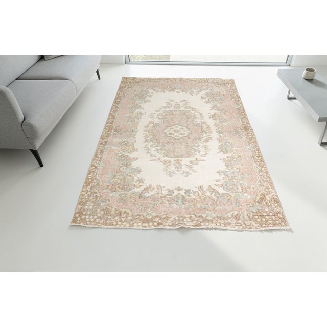 Turkish Mid 20th Century Beige Handknotted Floor Rug For Sale - Image 3 of 10