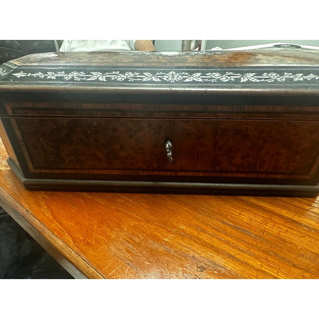 19th Century French Napoleon III Jewelry Box With Original Key For Sale - Image 9 of 9