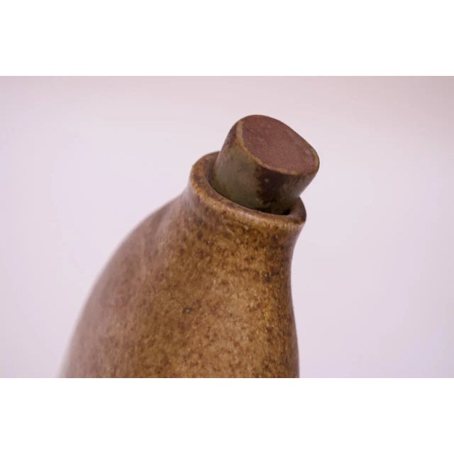 Tan 1973 Studio Ceramic Ochre Jug With Stopper Signed Pollack For Sale - Image 8 of 12