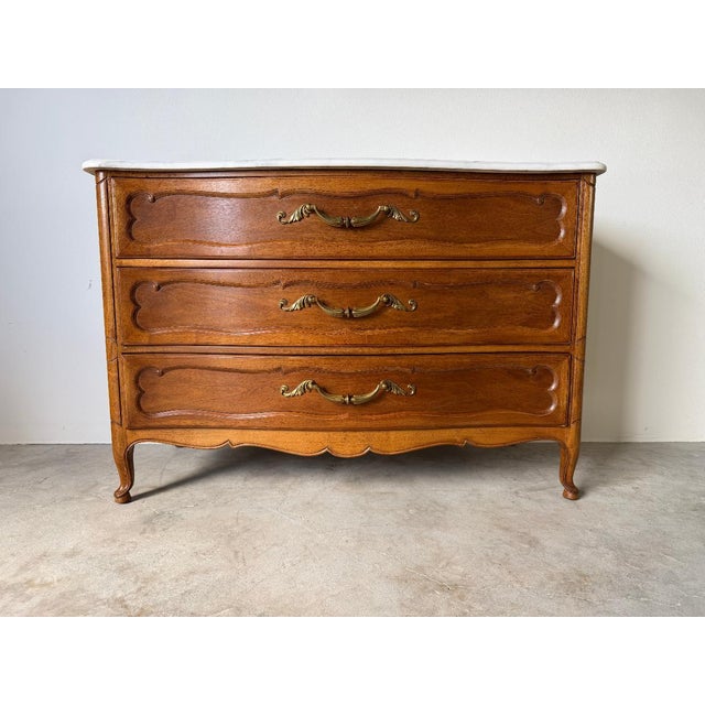 1960s Vintage French Provincial Louis XV Style Walnut & White Marble Top Three-Drawer Commode For Sale - Image 17 of 17