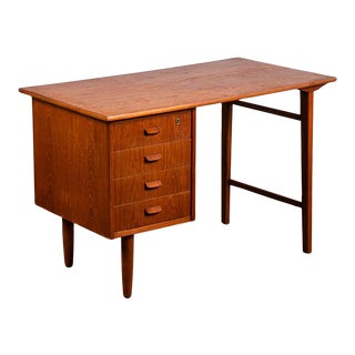 1960s Mid Century Danish Modern Floating 4 Drawer Locking Teak Wood Poul Volther Desk For Sale