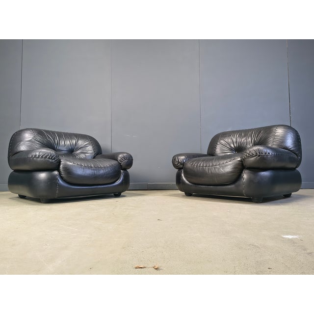 Black Leather Lounge Chairs by Sapporo for Mobil Girgi, 1970s, Set of 2, in Very Good conditions. Designed 1970 to 1979 I...