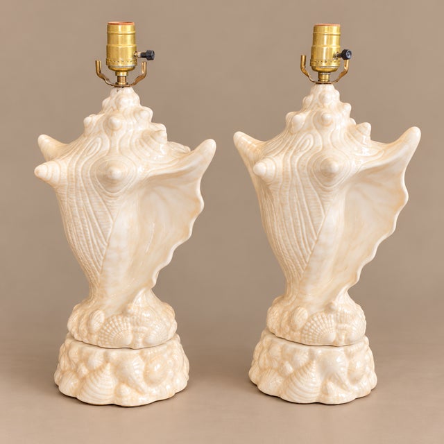 Chinoiserie Vintage Conch Seashell Shell Table Lamps - A Pair For Sale - Image 3 of 7