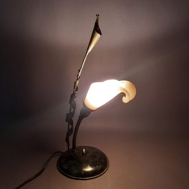 Metal Modern Calla Metal and Glass Table Lamp by Simon Saronni For Sale - Image 7 of 15