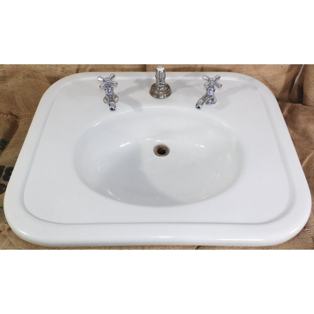 This sink was produced 118 years ago, but has very few blemishes to show for its age. Every surface, including the basin,...