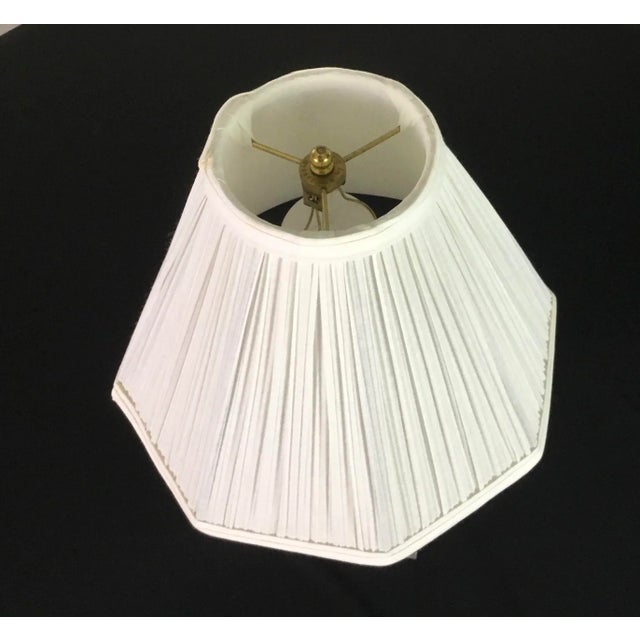 Mid Century Modern Lucite Table Lamp For Sale - Image 6 of 8