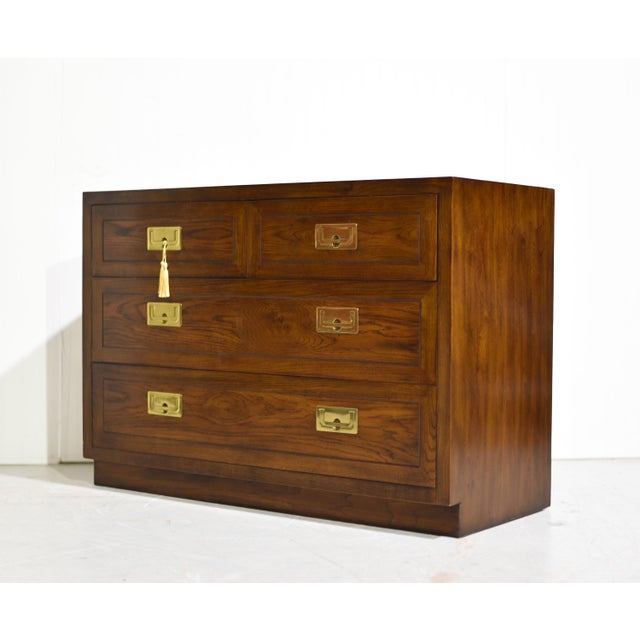 A timeless interpretation of campaign design, this 1970s chest from Henredon's sought-after Scene One Collection blends...
