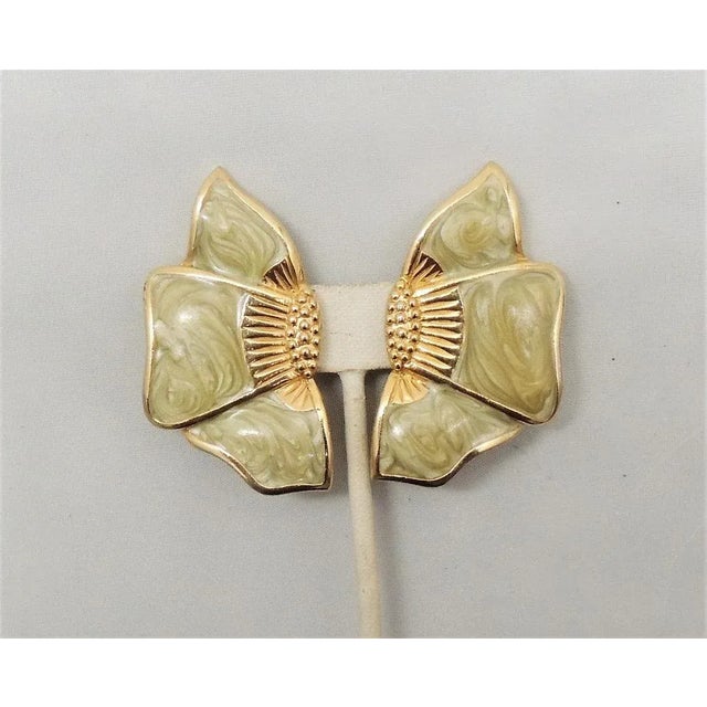 Paint 1984 Vintage Signed Monet Garland Blue Enamel Flower Clip Earrings- 2 Pieces For Sale - Image 7 of 8