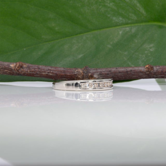 Metal Diamond Estate Band in Solid 10k Gold - Timeless Everyday, Size 7 For Sale - Image 7 of 9