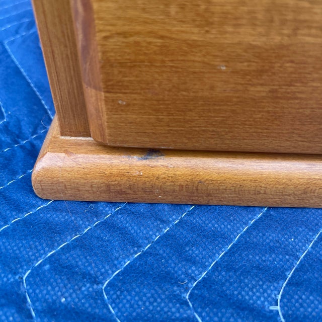 2000s Moosehead American Shaker Style Solid Maple / Birch 2 Drawer Dresser Top Mirror With Jewelry Box For Sale - Image 12 of 12