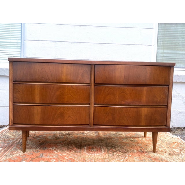Vintage MidCentury Modern Bassett Tempo 6 Drawer Dresser Chairish