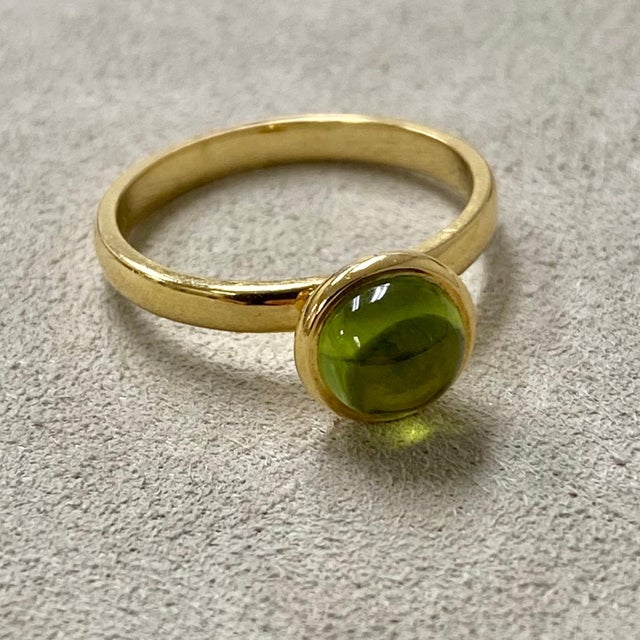 Contemporary Syna Yellow Gold Small Peridot Ring For Sale - Image 3 of 4
