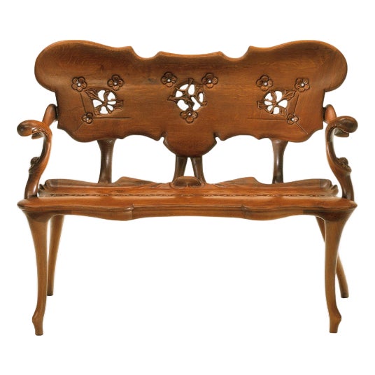 Varnished Oak Jugendstil Calvet Bench by Antoni Gaudí, Spain For Sale