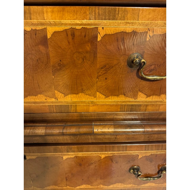 Chestnut George I Oyster-Veneered Walnut Chest on Chest (Tallboy), C. 1720–1740 For Sale - Image 8 of 15