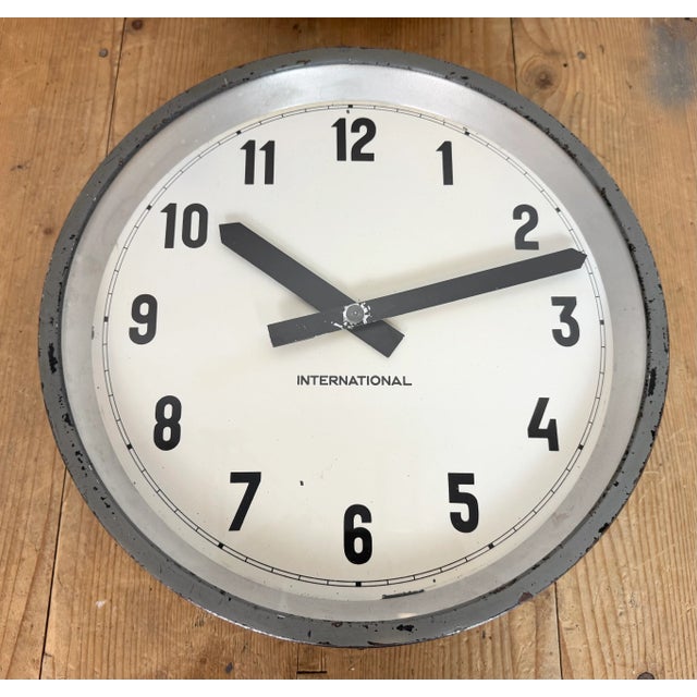 Industrial Factory Grey Wall Clock from International, 1950s For Sale - Image 9 of 17