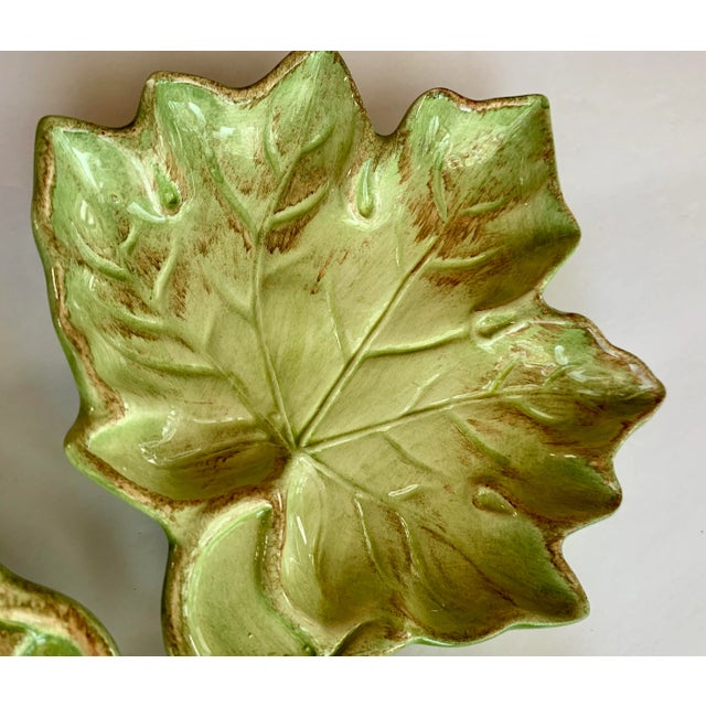 Late 20th Century Vintage Portuguese Faiancas Neto & Gomes Hand-Painted Majolica Leaf Canapé Plates- Set of 3 For Sale - Image 5 of 12