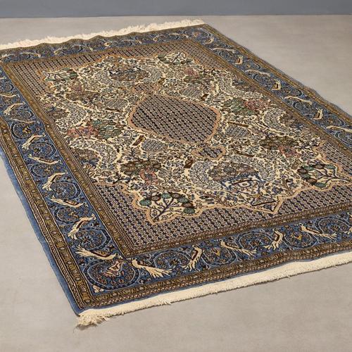 Gray Middle Eastern Kum Rug in Wool For Sale - Image 8 of 8