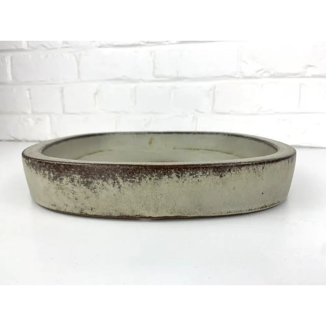 1970s Large Danish Ceramic Dish Bowl by Per Linnemann-Schmidt for Palshus, 1960s For Sale - Image 5 of 12