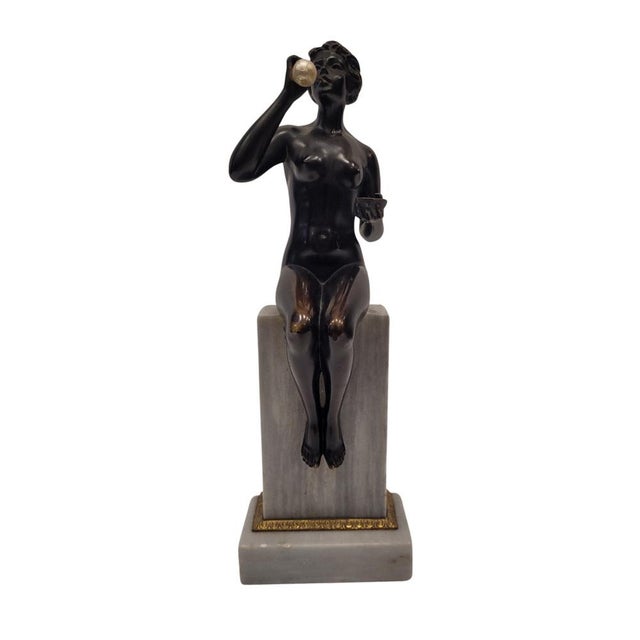 Sculpture "Woman blowing bubbles", Bronze and marble, Art Nouveau, 1920 - Germany Refined antique solid bronze sculpture...