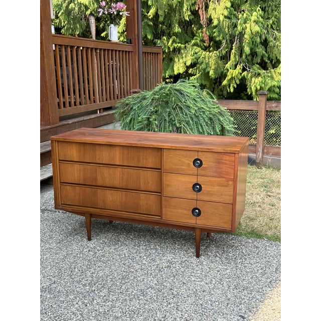 Mid-Century Modern Mid Century Modern Six Drawer Lowboy Dresser by Stanley Furniture For Sale - Image 3 of 10