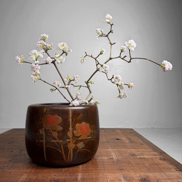 Japanese Hibachi with Peony Lacquer Decoration, 1958 For Sale - Image 4 of 13