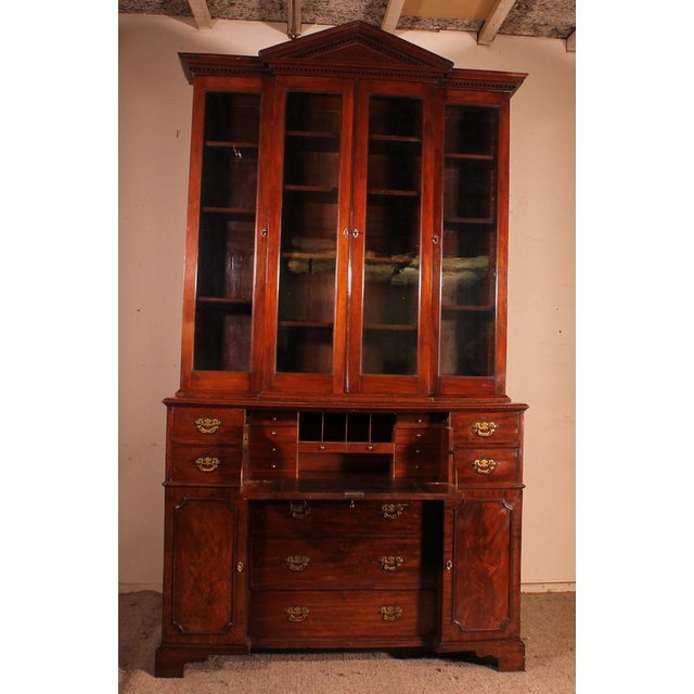 18th Century Mahogany Showcase Cabinet For Sale - Image 15 of 15