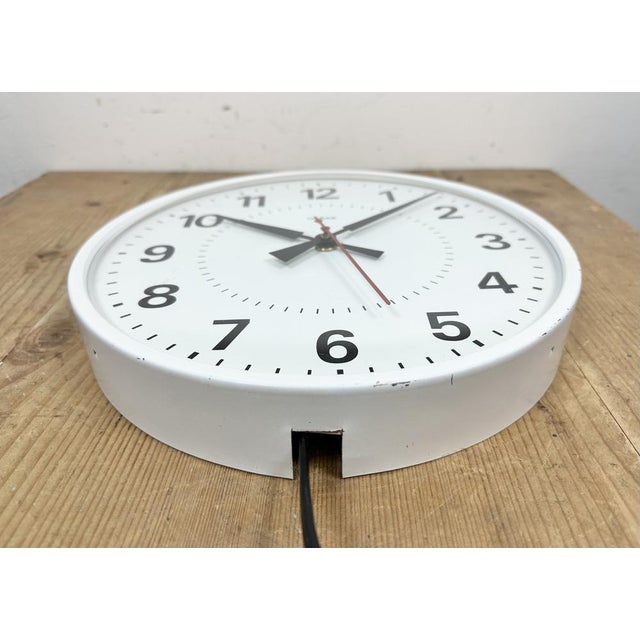 Vintage White Electric Station Wall Clock from Nedklok, 1970s For Sale - Image 15 of 18