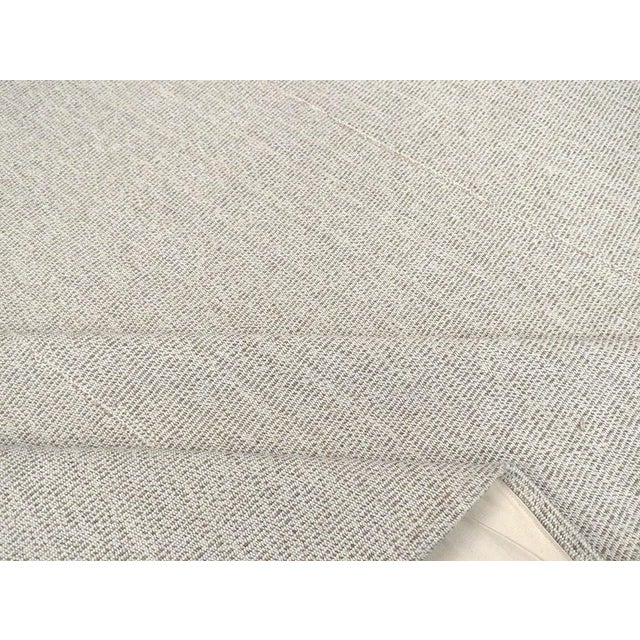 Galerie Shabab Collection Mid-20th Century Handmade Turkish Flat-Weave Kilim Room Size Carpet For Sale - Image 9 of 10