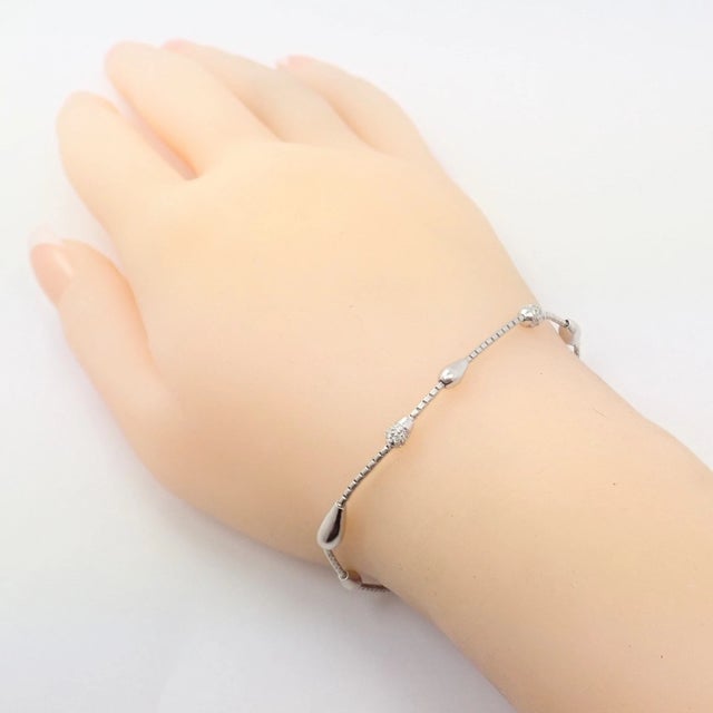 Late 20th Century H. Stern White Gold Diamond Teardrop Bracelet For Sale - Image 9 of 9