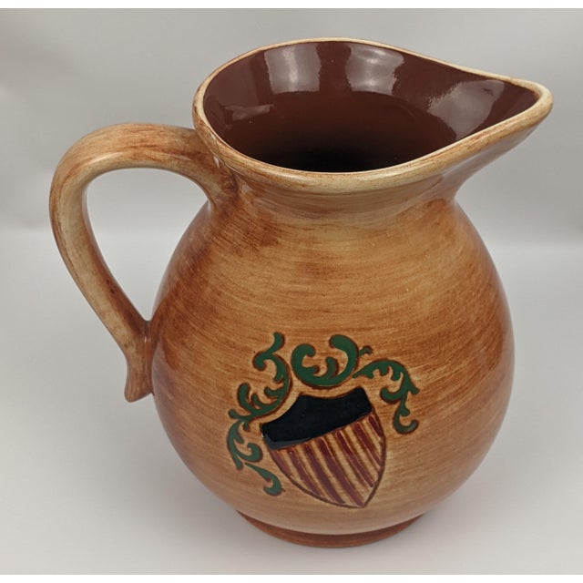 Vintage Pennsbury Pottery Pennsylvania Dutch Pitcher & Mug Set - Five Pieces For Sale - Image 13 of 17