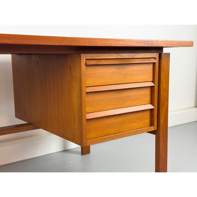 Mid-Century Modern Teak Desk by Svend Åge Madsen for Sigurd Hansen, 1960s For Sale - Image 9 of 18