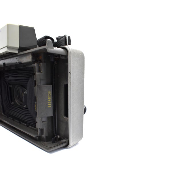 Mid 20th Century Polaroid Automatic Land Folding Rangefinder Camera Model 320 With Clamshell Cover For Sale - Image 9 of 12