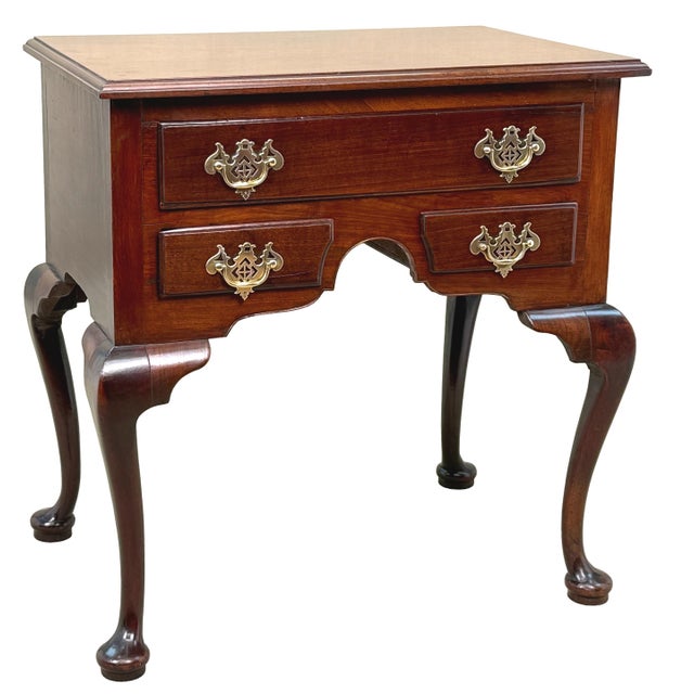 18th Century Georgian Mahogany Lowboy, 1720 For Sale - Image 9 of 13
