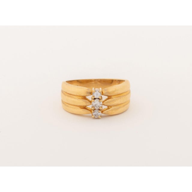 Contemporary Vintage Modernist 18k Yellow Gold Diamond Band Ring For Sale - Image 3 of 7