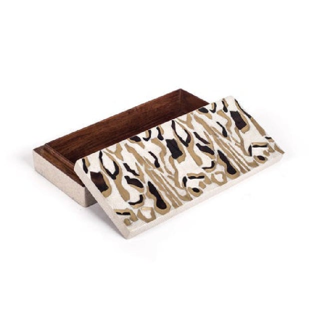 This piece includes intricate inlay work of shagreen, pen shell & bronze patina brass to create this stunning pattern....