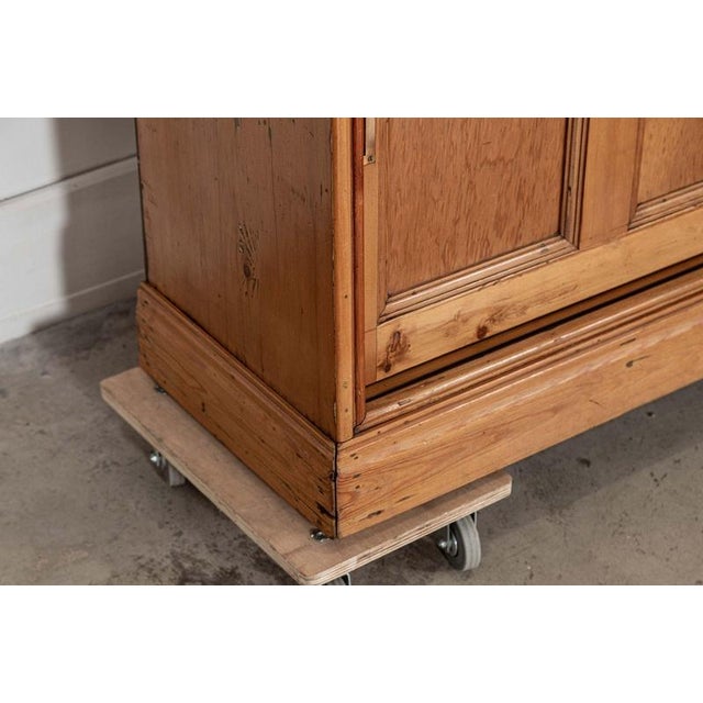Large 19th Century English Pine Housekeepers Cabinet, 1890 For Sale - Image 13 of 18