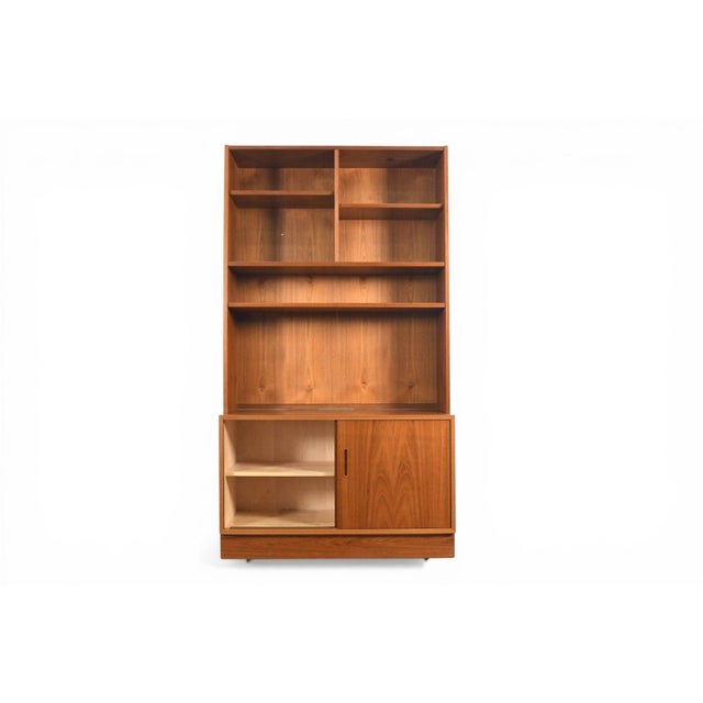 Mid-Century Modern Attributed to Carlo Jensen Teak Credenza With Bookcase Hutch #2 by Hundevad + Co | Danish Modern 1960s For Sale - Image 3 of 9