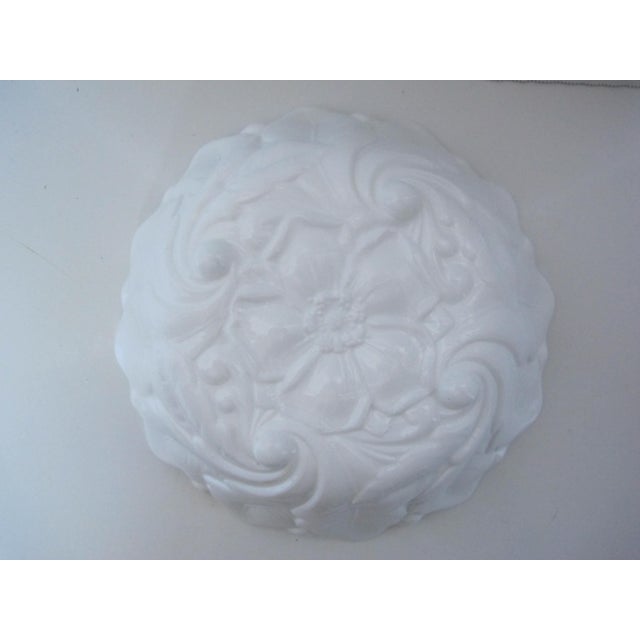 Mid 20th Century Mid-Century Scalloped Edge White Milk Glass Footed Bowl by Indiana Glass For Sale - Image 5 of 5